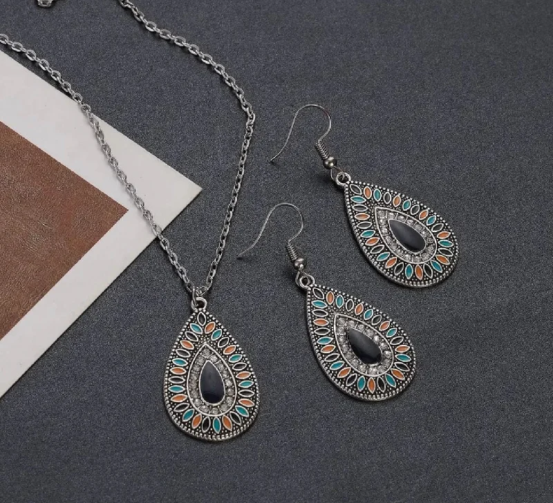 Limited-Time Offer On Premium Jewelry Collections Beautiful Feminine Black and Crystal Necklace and Earrings Set Limited-Time Offer On Premium Jewelry Collections Beautiful Feminine Black and Crystal Necklace and Earrings Set